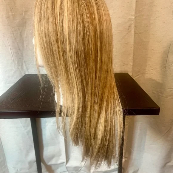 Human Hair Lace Front Wig – 18” Honey Blonde Highlights w/ Dark Roots